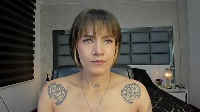 Mrs_Regina_clk live