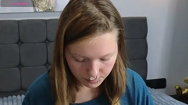 LauraLowe live