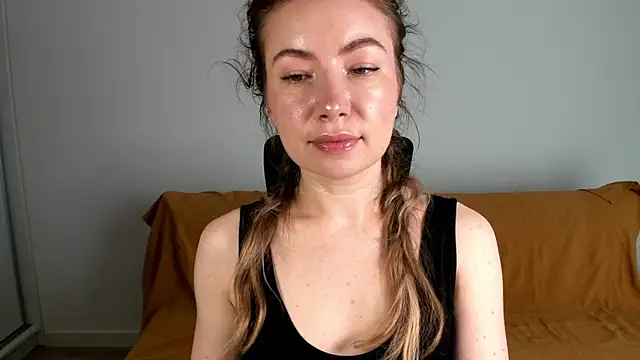 Mia_Tasty live