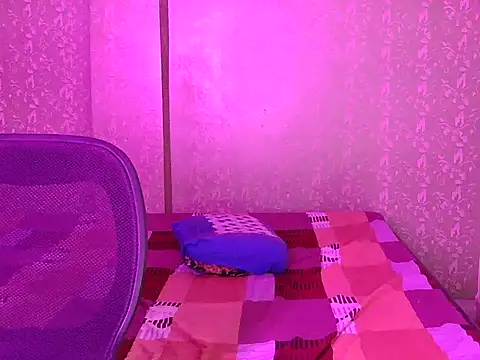 Hot-navyaa live
