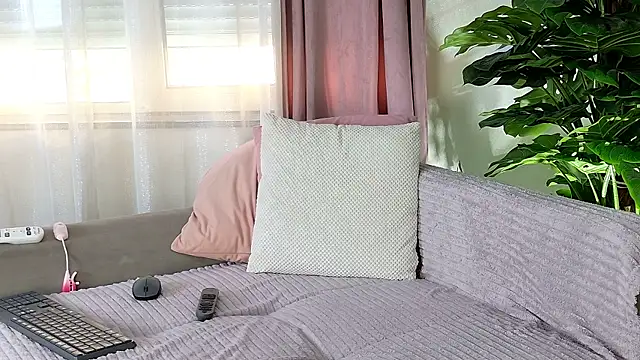 BelleSkye live