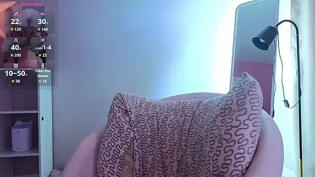 SmolCutie live