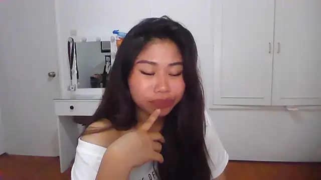 CathleenLaurole live