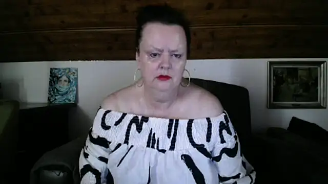 TiffanyMature live