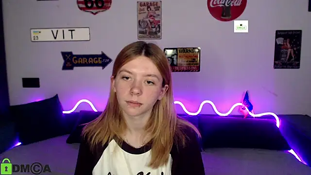 CarolInWonderland live