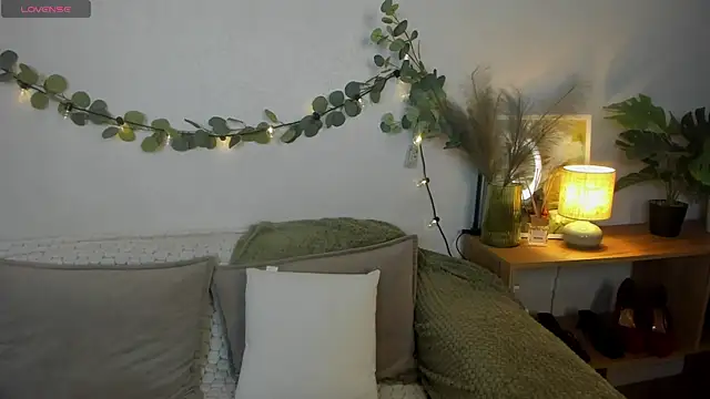 EmillyStarr live