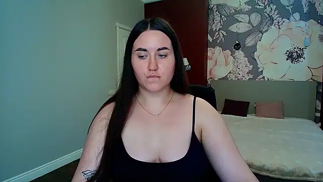 Roxie_Bradley live