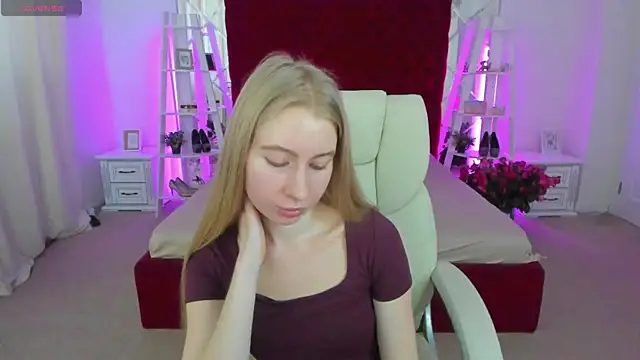 Alina_Blonde live