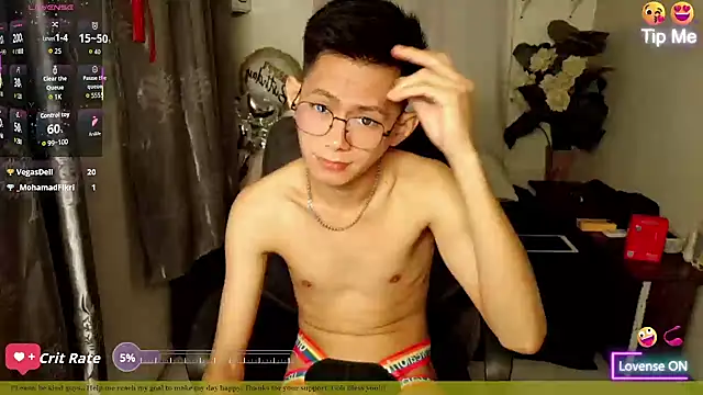 UrAsian_Playboy69 live