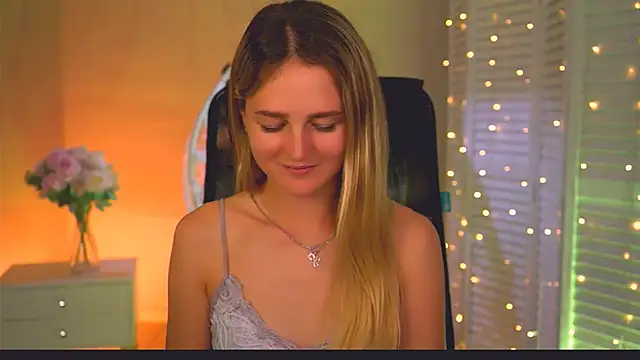 DeboraLarson live