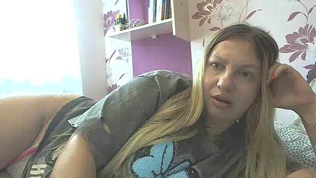 AmaandaSexyHotAss69 live