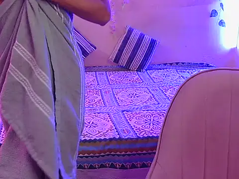 Yours-Zoya live