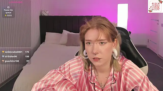 Elira_Vane live