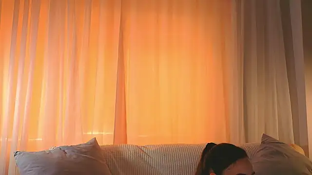 AliciaBrooks live
