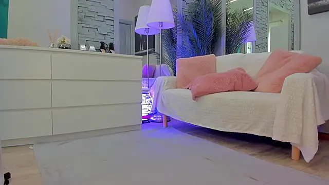 Reina_Cummings live