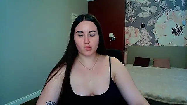 Roxie_Bradley live
