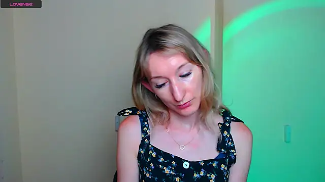 AmandaSell live