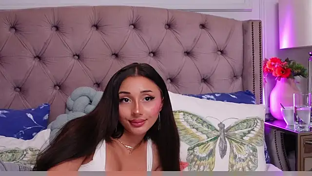 JenniferLovve live