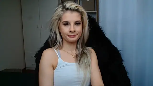KristineGlow live