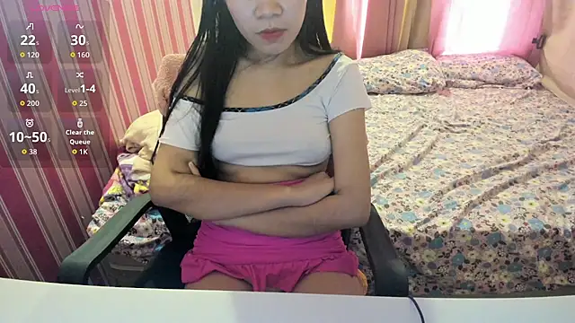 HornyAsianXxX live