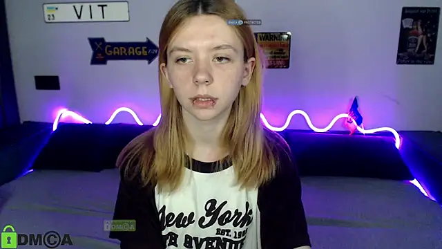 CarolInWonderland live