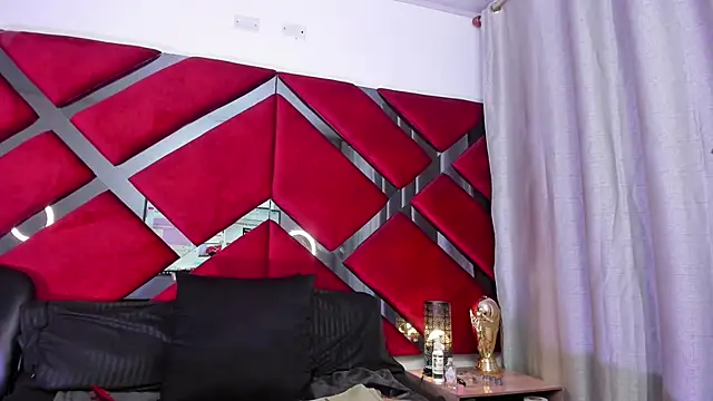 Kendra-Foxxy live