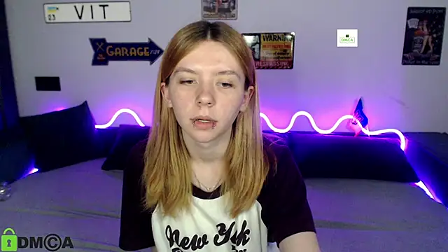 CarolInWonderland live