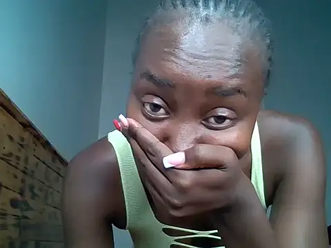 Secretary_sandie live