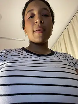 Julieta_Vegaax live