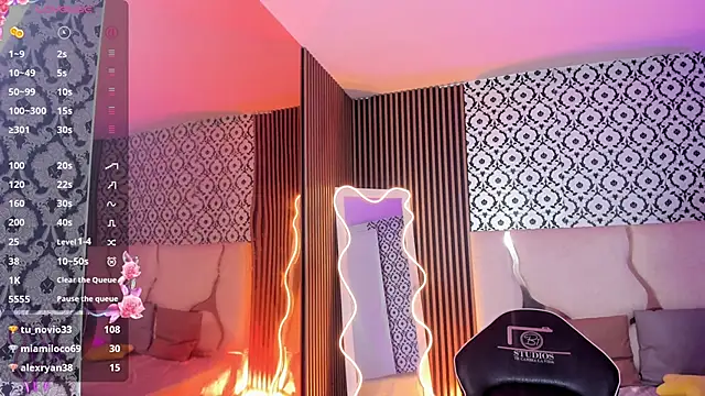 CYRUS_TAY live