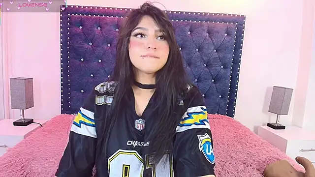 Salem_skyler_ live