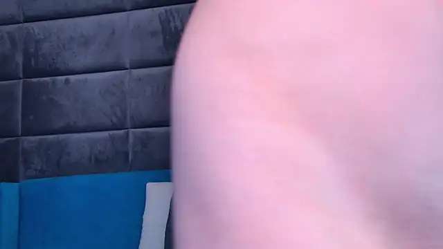 KarmaFoxx live