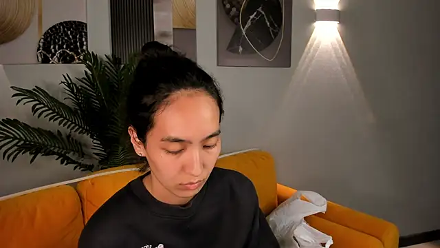 FlirtyAura live