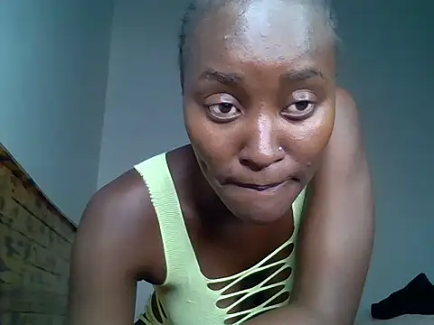 Secretary_sandie live