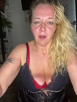 JenniferCarmen live