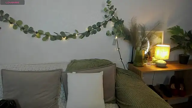 EmillyStarr live