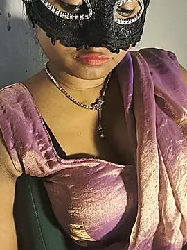 DIRTYSECRET_QUEEN_07 live