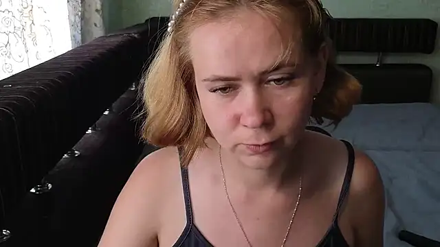 Riley_Roo live