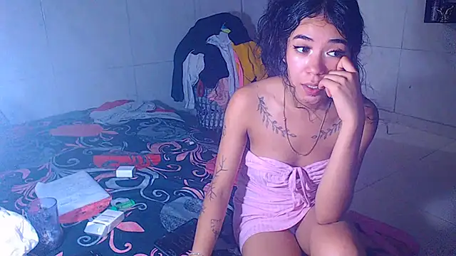Triogirlhorny_ live