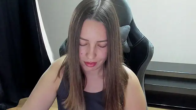 Mia_shy1 live