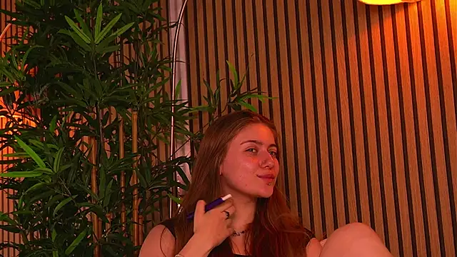 KhloeDaviss live