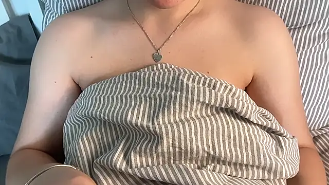 Lucyschickt live
