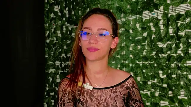 Nicole_Bliss live