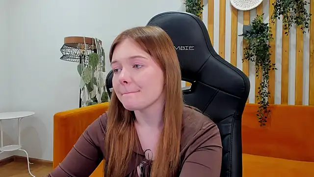 ElinaVale live