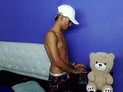 Angel_foxc13 live