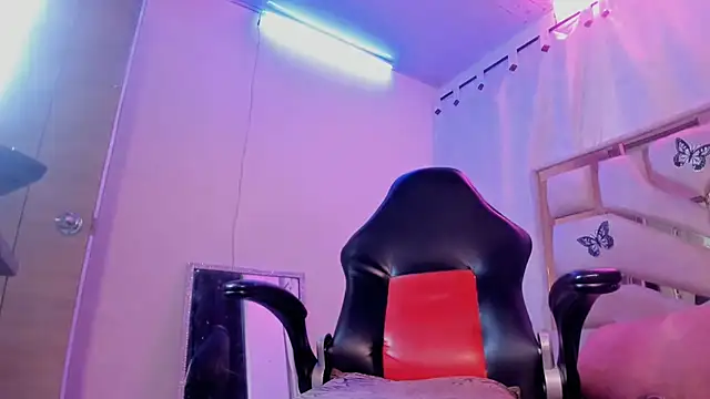 Strella_ferrera live