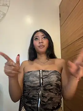 hugecock_tamira live