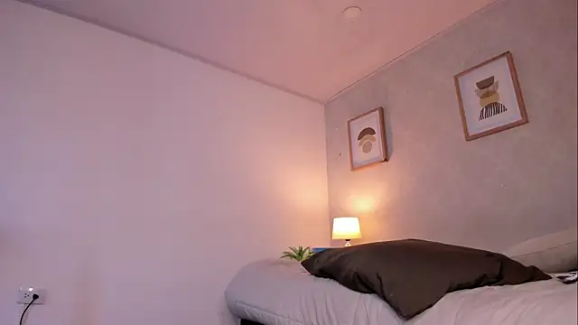 Caroline_dh live