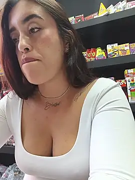 MissNyraSecret live