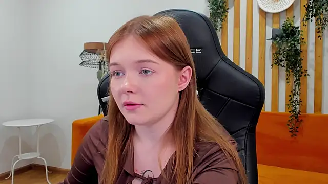 ElinaVale live